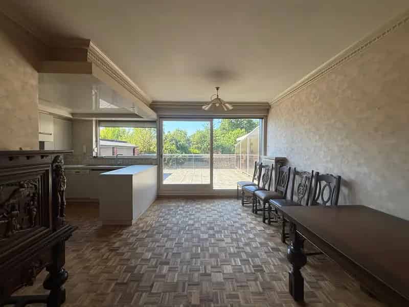 Ruim appartement met 3 slaapkamers  in het centrum van Zwevezele