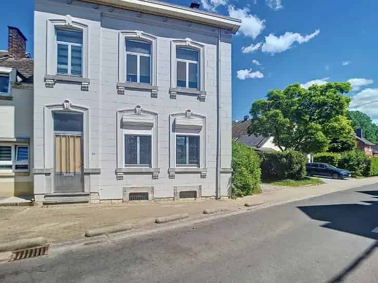 Ruime Boerderij Te Koop Nabij Centrum Wanze