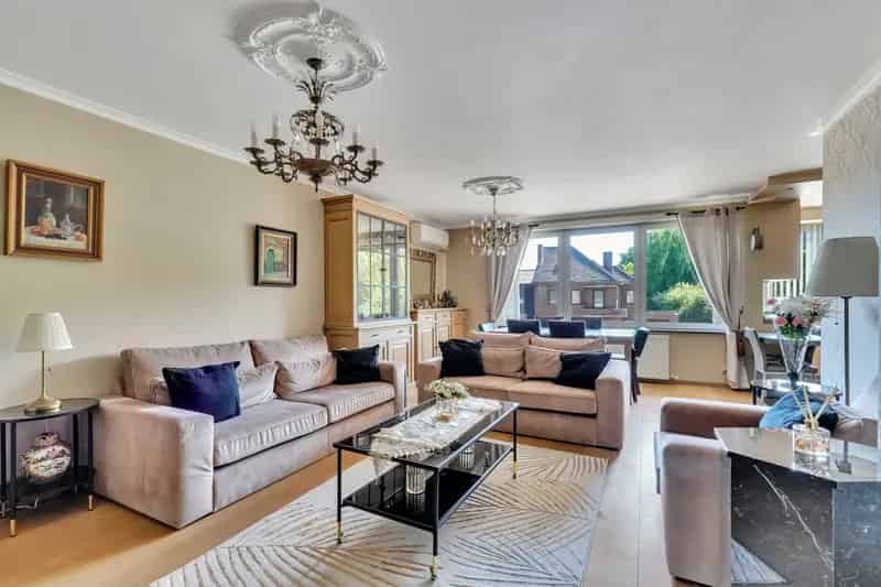 Mooi energiezuinig 2-slaapkamer appartement vlak bij Hasselt
