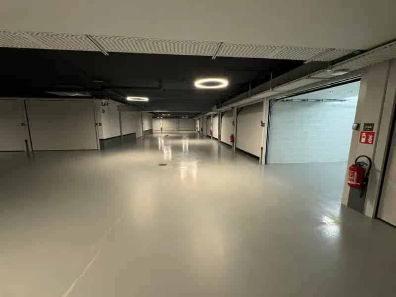 Ruime garagebox te huur onder het Albertplein!
