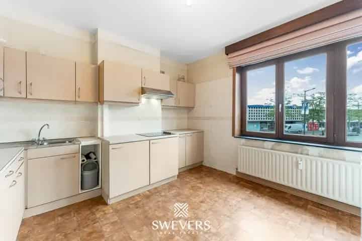 Gezellig appartement met potentieel gelegen in Landen