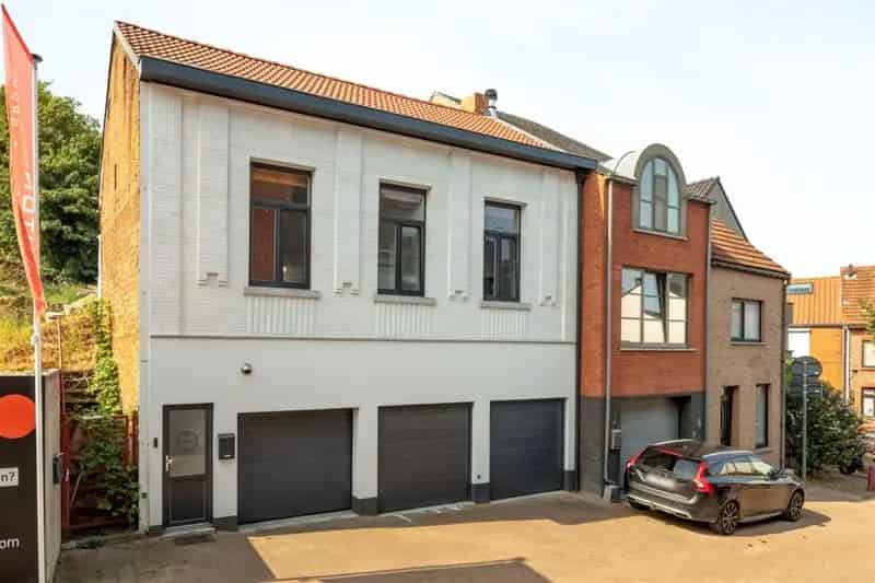 Ruime bel-etage woning met twee slaapkamers