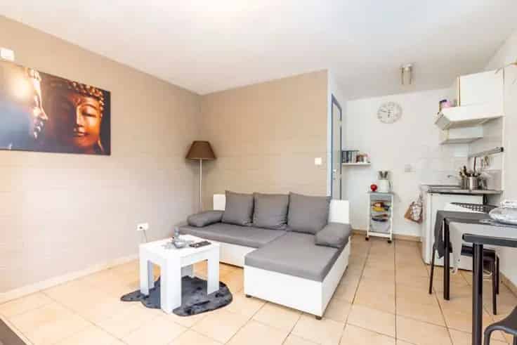 Appartementsblok Te Koop Meerdere Keukens Douches Slaapkamers