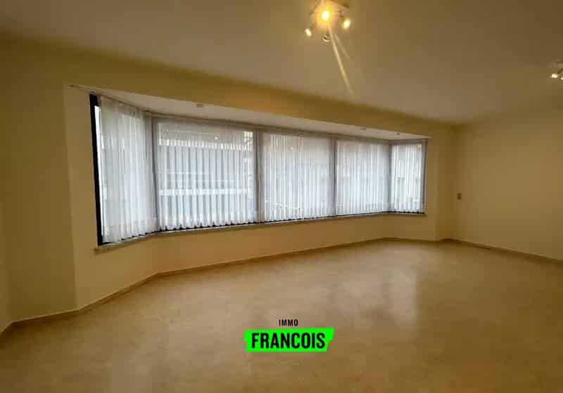 Uitzonderlijk goed onderhouden appartement te Hofstraat Oostende!