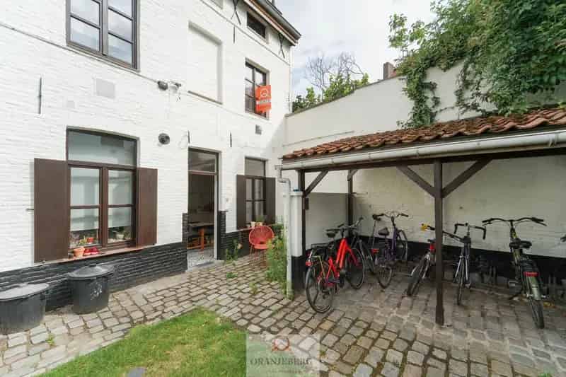 Charmante gerenoveerde woning met terras op topligging!