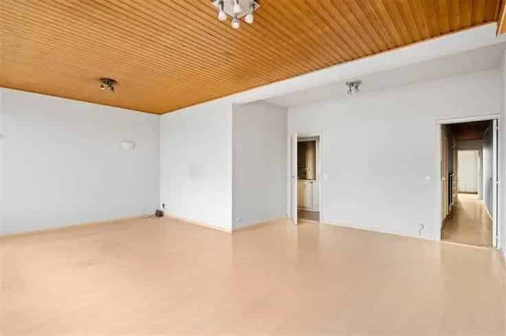 Te renoveren 3 slaapkamer appartement Harmoniewijk 96m²