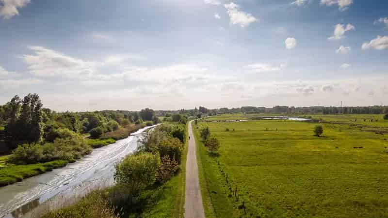 Te renoveren woning met grote tuin op gegeerde locatie in Gentbrugge