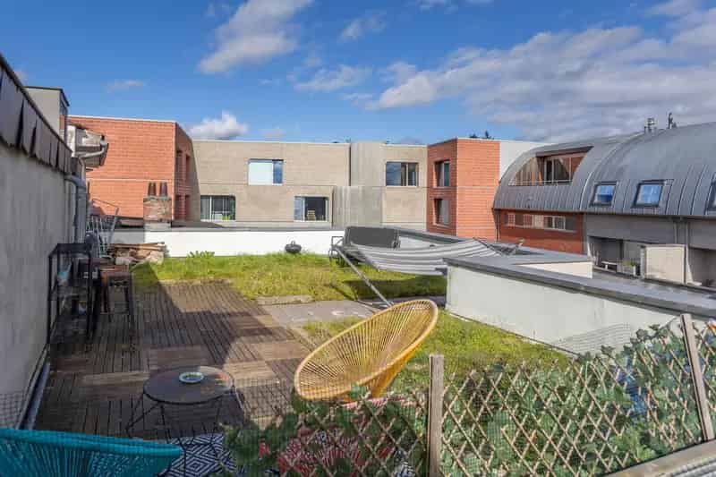 Ruim duplex appartement met 2 slaapkamers in Dilbeek