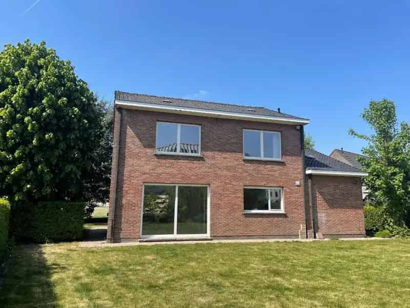 Alleenstaande ééngezinswoning + garage & tuin