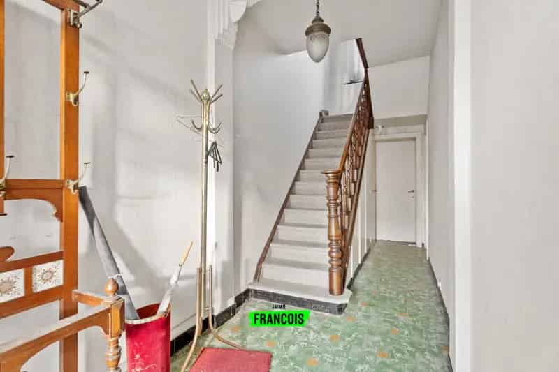 Ruime woning met veel potentieel te koop in Zwevegem