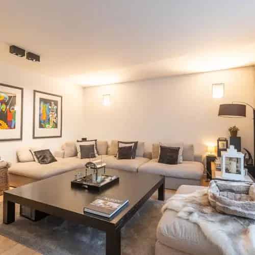 Moderne woning met handelsruimte op commerciële ligging!