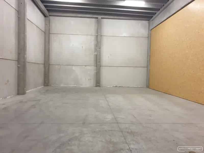 Opslagruimte van 220 m² te huur in Zwevegem