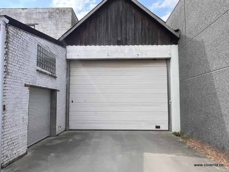 Garage te Huur Izegem: Overdekte Staanplaats Mobilhome Oldtimer