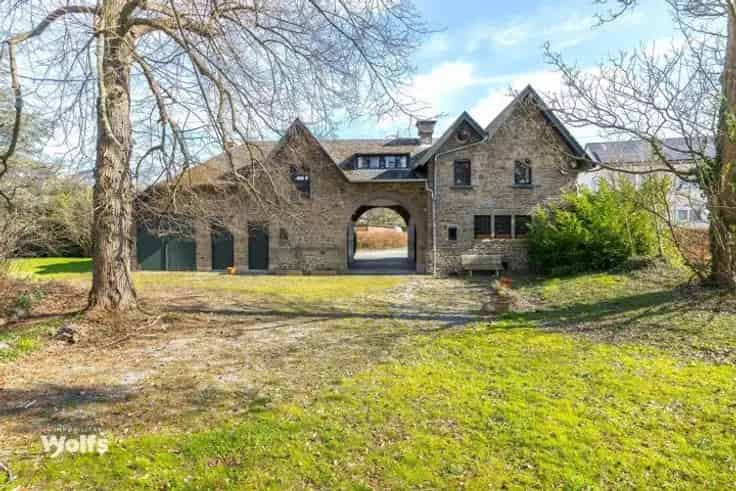 Huis Te Koop Sarolay Charmante woning met bebost park