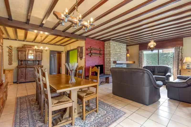Ruime woning met veel potentieel op topligging – 1061 m² grond, zuidgerichte tuin!