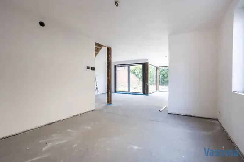 Nieuwbouw halfopen woning met 3 slaapkamers, garage en tuin
