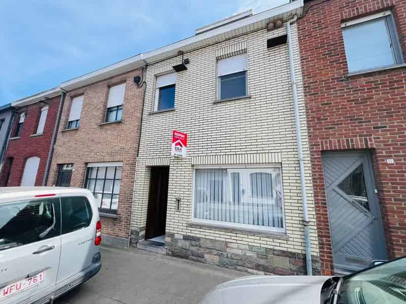 Huis te huur 3 slaapkamers garage uitweg