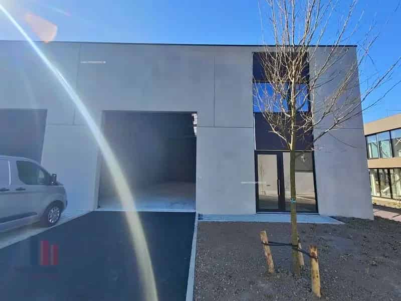 Nieuwbouw bedrijfsgebouw te huur in Oudenburg