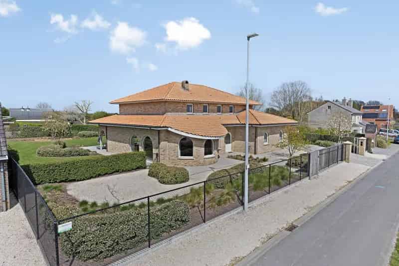 Huis te huur Deerlijk: Luxe Spaanse Villa met Orangerie