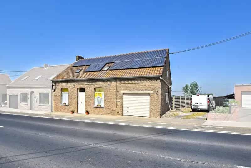 Halfopen bebouwing met 3 slaapkamers op 861m² te Diksmuide!