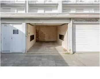 LOT 2: GARAGE