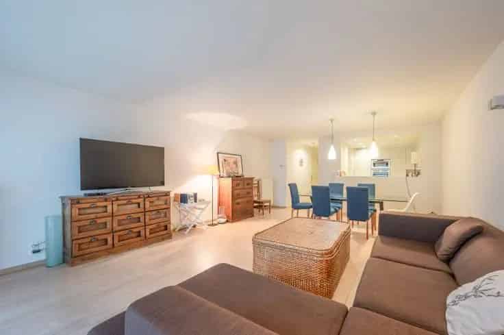 Ruim Appartement Nabij Strand Duinbergen