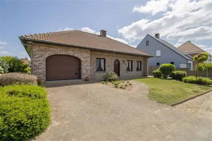 Gelijkvloerse woning 3 slaapkamers Grote zolder Garage Tuin