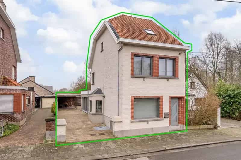 Woning met 3 slaapkamers te Erembodegem
