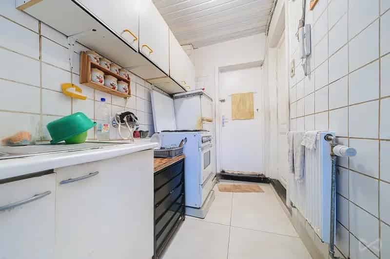Appartementsgebouw met vijf slaapkamers in Forest
