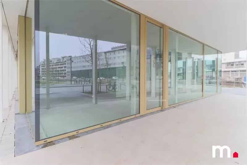 Nieuwbouw handelspand te huur in Kortrijk