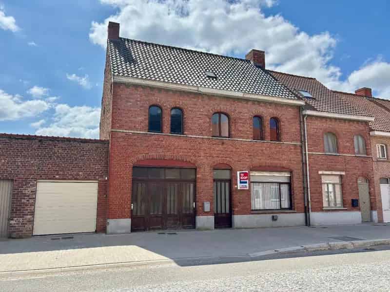 Ruime karaktervolle woning centrum Boezinge.