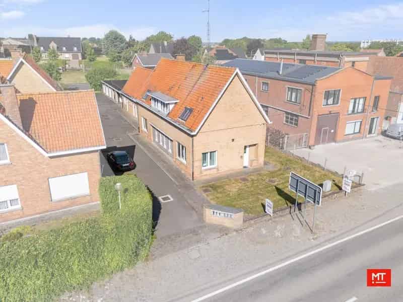 Voormalig politiecommissariaat te koop in Westrozebeke