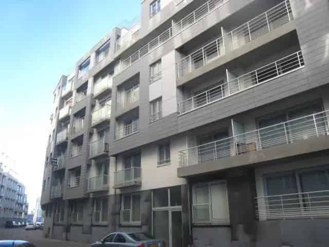 Openlucht parkeerplaats nummer 16