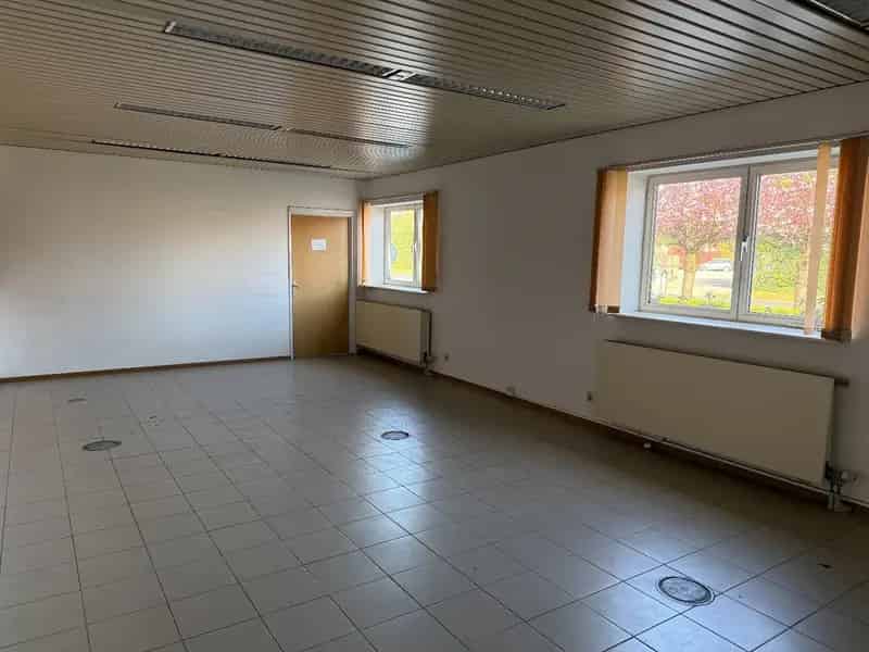 Kantoorgebouw met optie opslagfaciliteiten te Essen