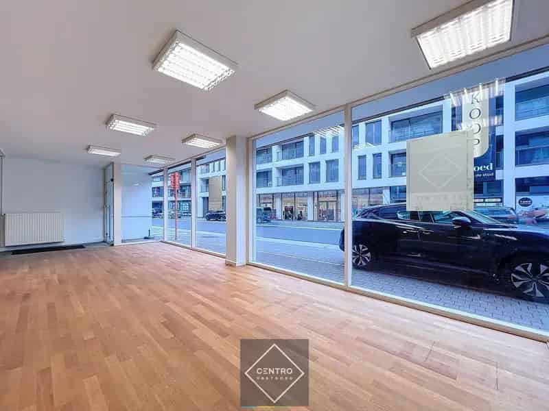 Unieke kantoorruimten van 660m² te Roeselare - dicht bij de Grote Markt aan zeer AANTREKKELIJKE prijs!