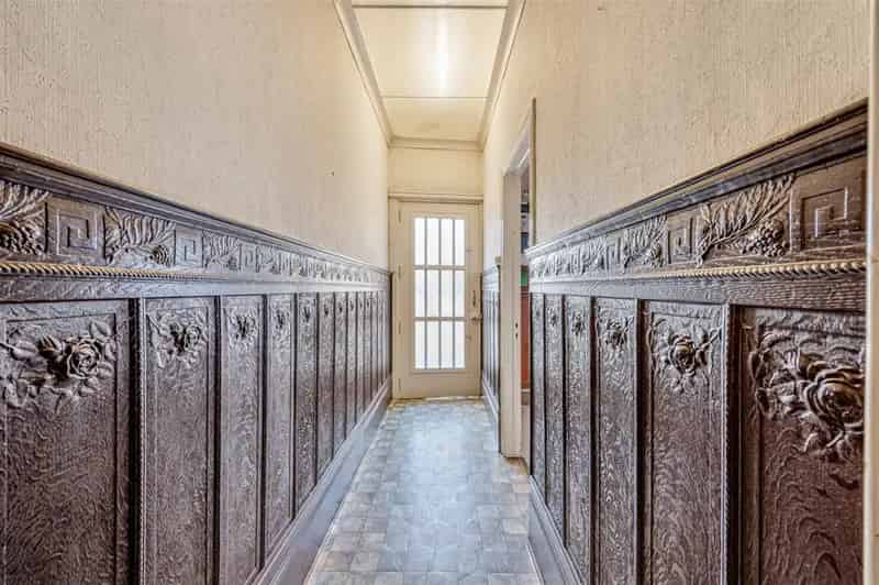 Op te frissen woning met drie slaapkamers en tuin