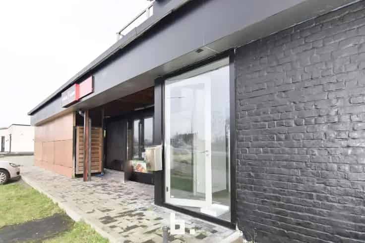 Huis Te Koop: Commercieel Perceel met Appartement