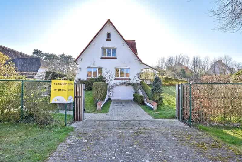 Karaktervolle Villa in de Simli-wijk te Nieuwpoort op 717 m²– unieke kans!