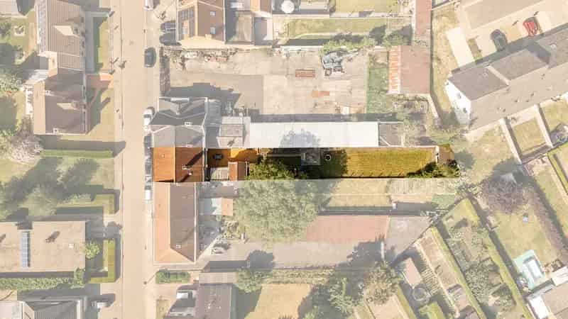 RUIME WONING OP 439M² MET 3 SLPKS, RUSTIGE LIGGING EN GROTE TUIN
