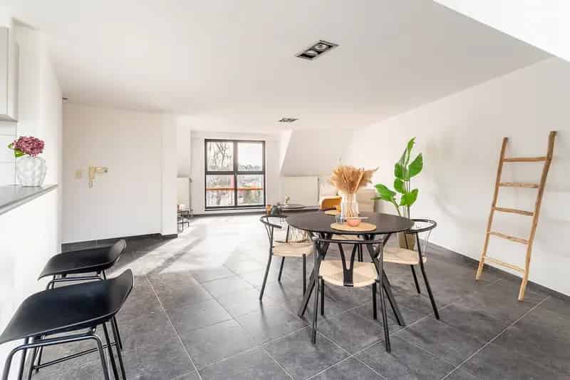 Duplex dakappartement met 3 slaapkamers en zonnig terras in Boechout 8490295