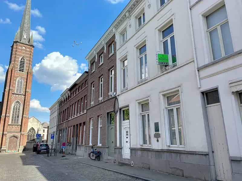 Herenwoning te huur - Historisch karakter - 6 slaapkamers