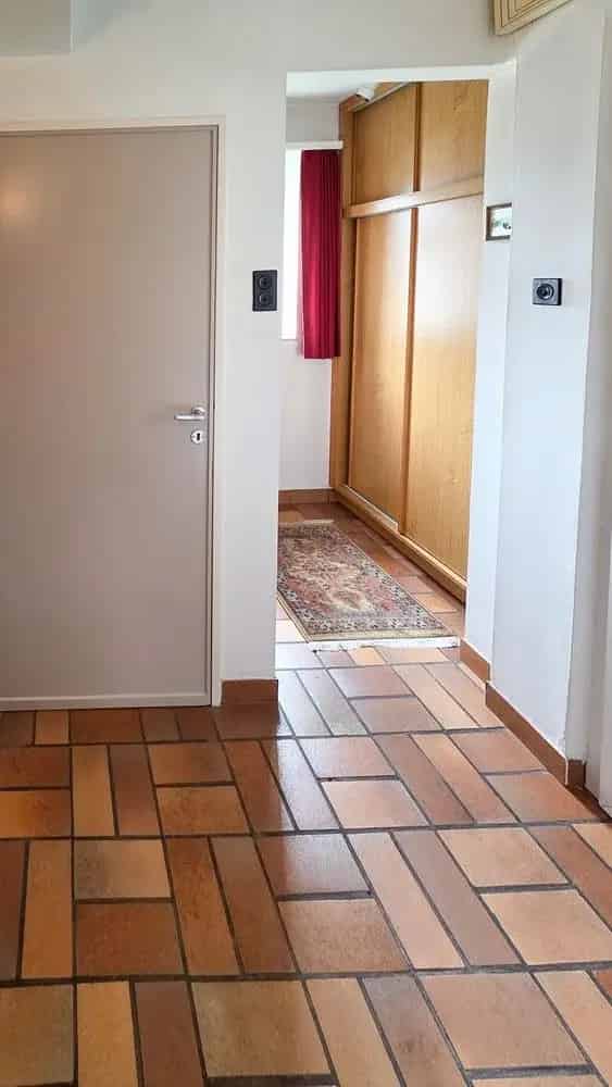 Perfect onderhouden doch deels te renoveren HOB met drie slaapkamers en tuin in Mol!