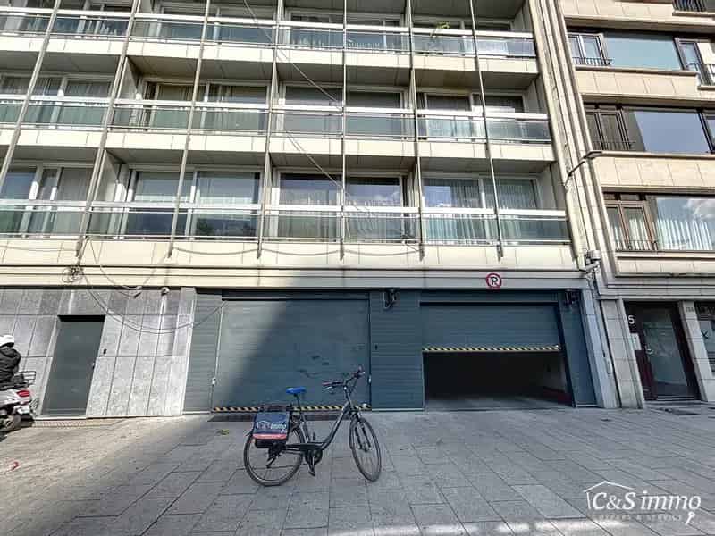 Garagebox te Koop Nabij Operaplein