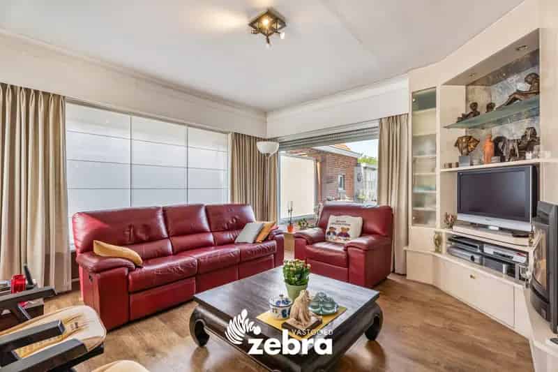 Huis te koop Izegem: Instapklare HOB met garage en tuin