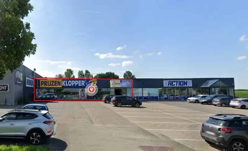 COMMERCIEEL GEBOUW NABIJ ACTION