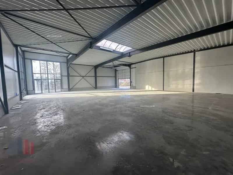 Nieuwbouw bedrijfsgebouw te huur in De Posthoorn Wevelgem