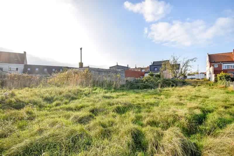 Perceel bouwgrond op ca 600 m² langs verbindingsweg tussen Middelkerke & Nieuwpoort
