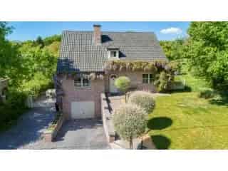 Huis te koop Marchin 250m2 3 slaapkamers tuin garage