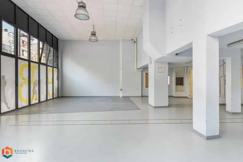 Handelspand met studio op een uitstekende visibiliteit te Borgerhout