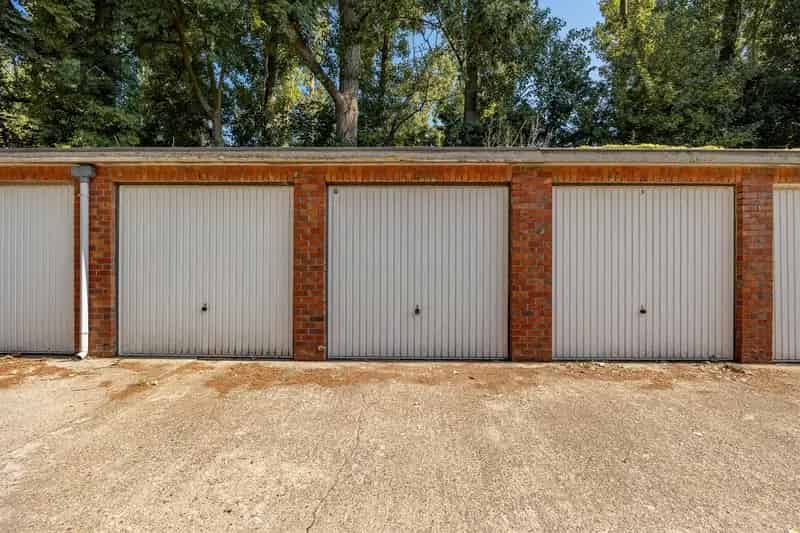 Garage te koop